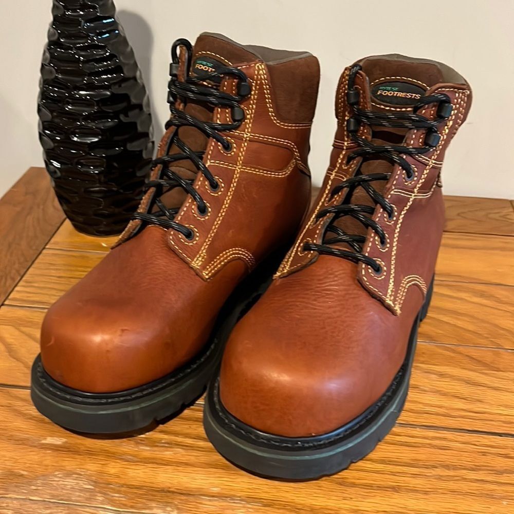 NWOT Hytests FootRests Brown 6” Waterproof Men’s Boots Size 7D.